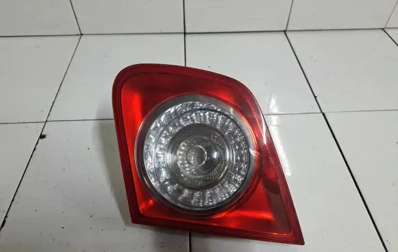 Volkswagen Jetta V Tailgate rear/tail lights 1K5945094 983152 82703