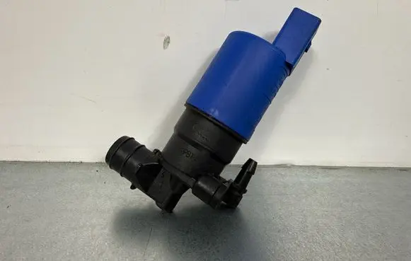 Jaguar F-Pace Windscreen/windshield washer pump AV6113K082AA