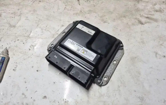 Mazda CX-7 Engine control unit/module 2758009495