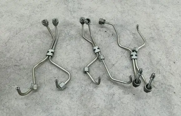 Volvo V60 Fuel injector supply line/pipe 