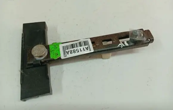 Renault Megane II Seat belt adjustment rail 8200262880