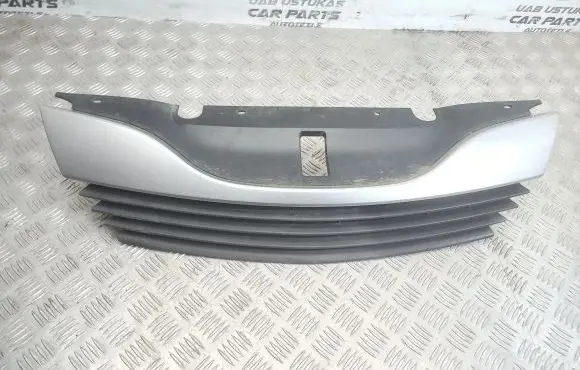 Renault Laguna II Front bumper upper radiator grill