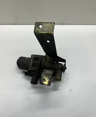 Mercedes-Benz Vito Viano W638 Coolant heater control valve 0018300684