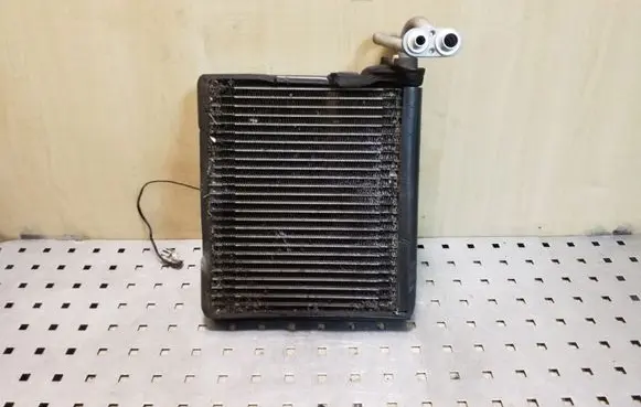 Air conditioning (A/C) radiator (interior)