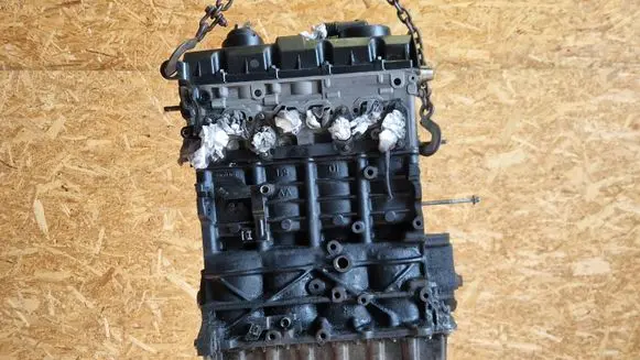 Volkswagen Golf IV Engine ASZ ASZ89652 038103373R