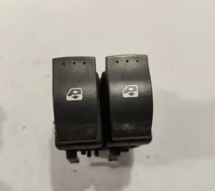 Renault Scenic II - Grand scenic II Electric window control switch 315050B