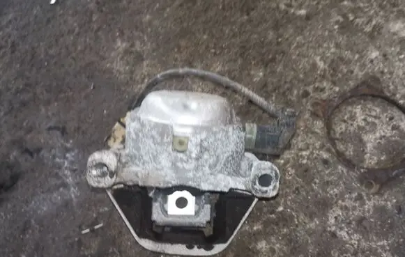 Audi A6 S6 C7 4G Engine mount bracket