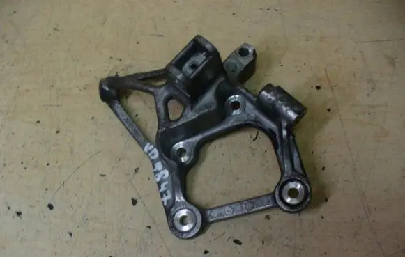 Peugeot Partner Engine mounting bracket 9662414980 VD5847