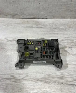 BMW X5 E70 Fuse module 693168704 518954021A 0449767693168704