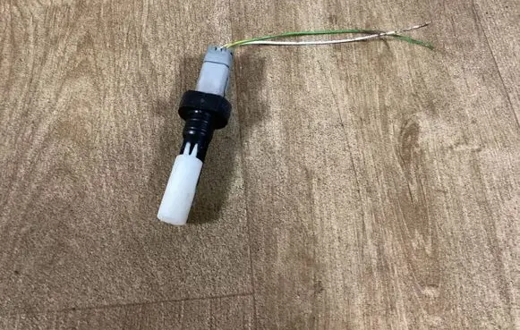 Renault Trafic II (X83) Windshield washer fluid level sensor 7700812408