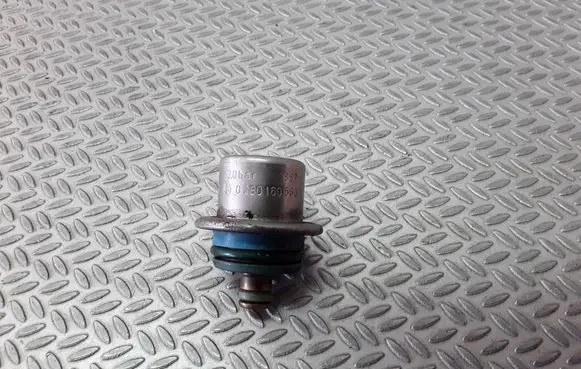Peugeot 406 Fuel pressure regulator 