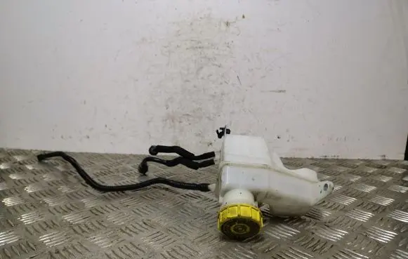 Brake fluid reservoir