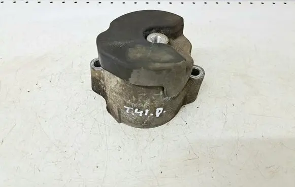 Honda Accord Engine mount bracket