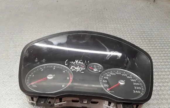 Ford Focus C-MAX Speedometer (instrument cluster) 3M5F10841B
