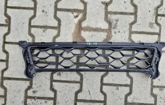 Mini Cooper Countryman F60 Front bumper lower grill 7390547