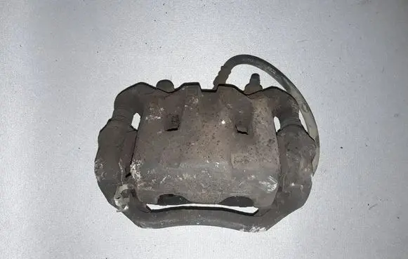 Nissan Navara Front brake caliper 41001EB32A