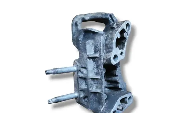 Engine mounting bracket