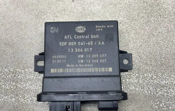 Opel Astra J Light module LCM 13366017