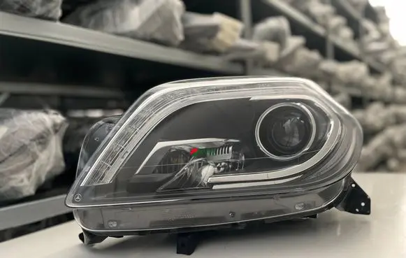 Mercedes-Benz GL X166 Headlight/headlamp A1668203459