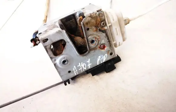 Audi A4 S4 B5 8D Front door lock 8d1837016f