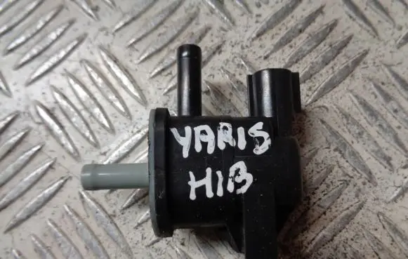 Toyota Yaris Turbo solenoid valve 90910TC001