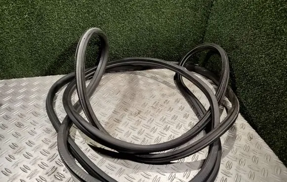Man TGE 1gen Sliding door rubber seal 