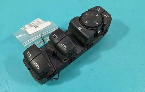 Opel Insignia B Electric window control switch 84210049 IMPRK1549661