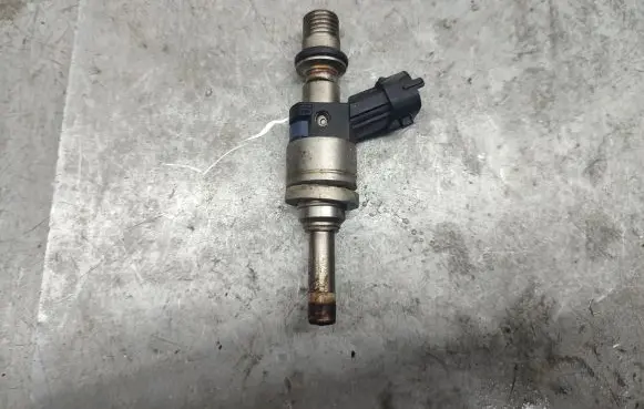 Porsche Panamera (970) Fuel injector 94811012832