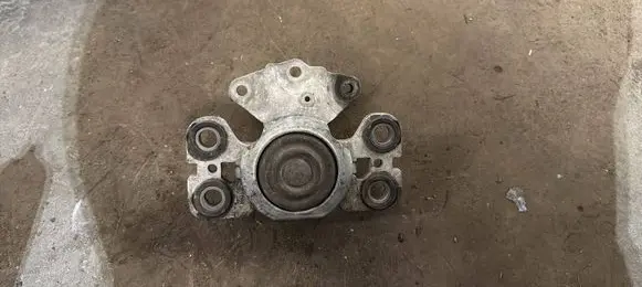 Volvo XC60 Engine mount bracket 31401307