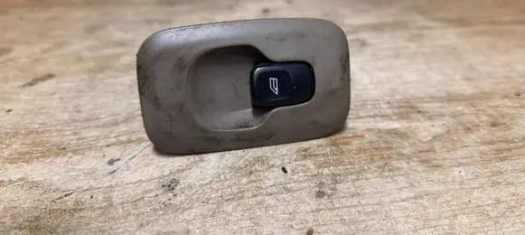 Volvo V70 Electric window control switch 8685288