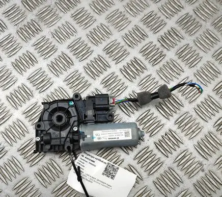 Land Rover Defender Sunroof motor/actuator L8B253508CF