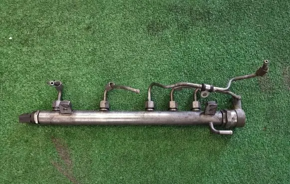 Mercedes-Benz A W169 Fuel main line pipe A6400702 A6110780449