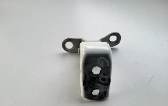 Honda CR-V Rear door lower hinge