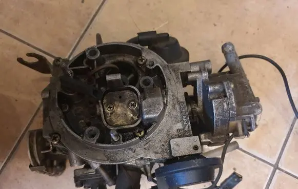 Volkswagen PASSAT B2 Carburettor 052129016 PIEBURG2E F4304
