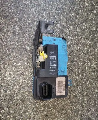 Volvo V70 Front door lock