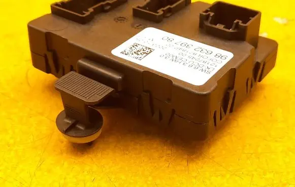 Peugeot 5008 II Other control units/modules 9863239780
