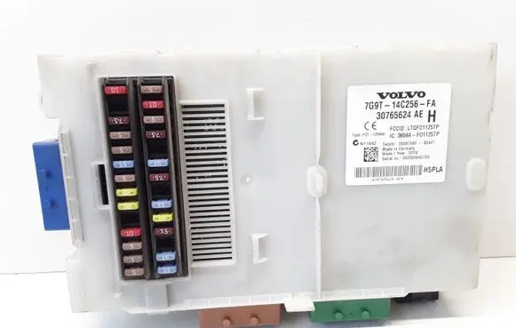 Volvo V70 Fuse module 7G9T14C256FA 3076524AE