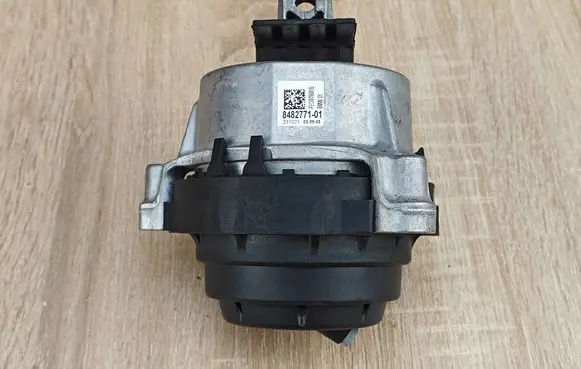 BMW X4 G02 Engine mount bracket 8482771