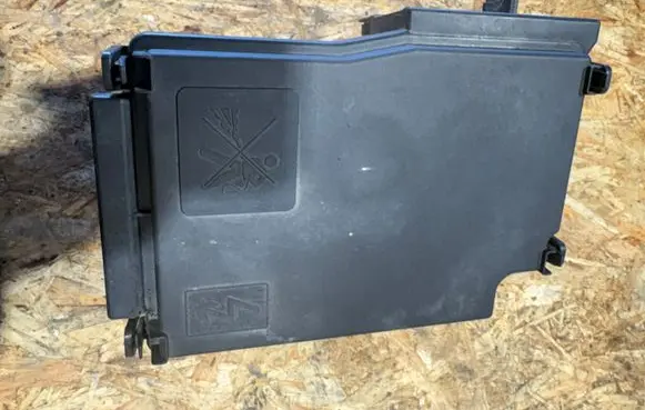 Opel Vivaro Fuse box set 243503708R