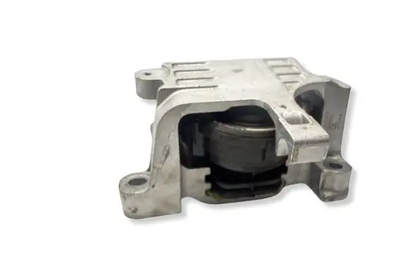 Volvo XC40 Engine mount bracket 32139920