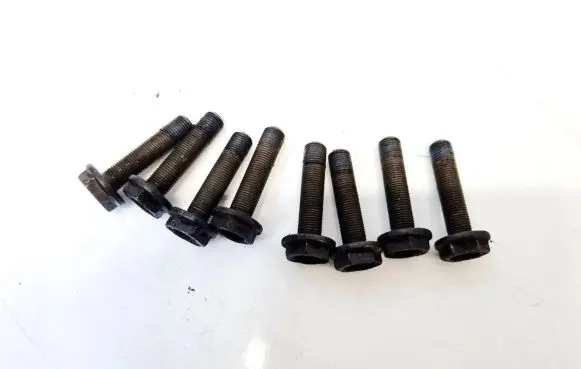 Volvo V70 Nuts/bolts 