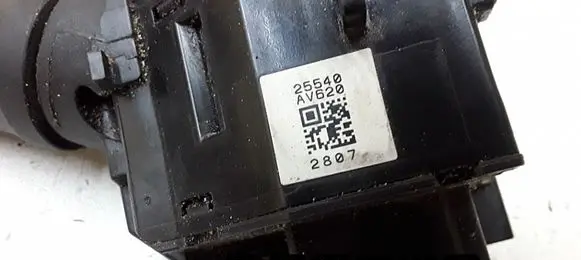 Nissan Primera Other switches/knobs/shifts 25540av620