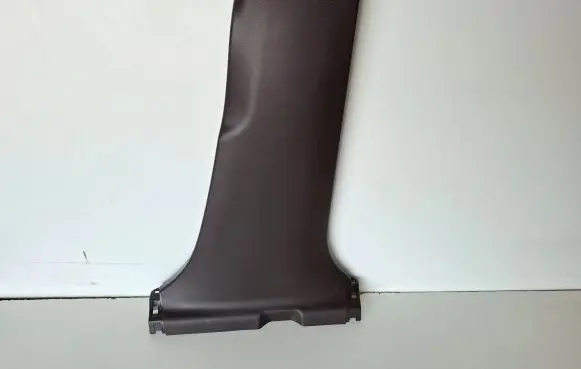 (B) pillar trim (bottom)
