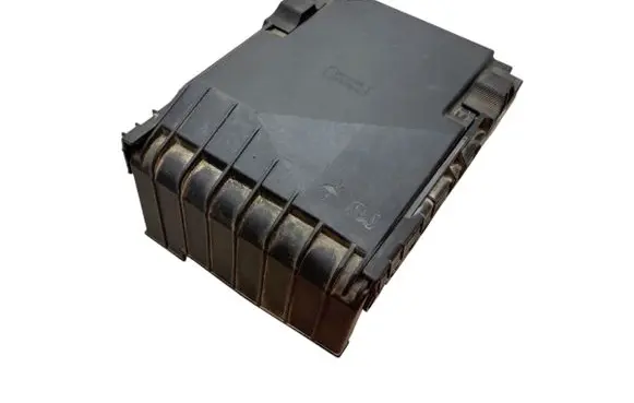 Volkswagen Golf V Fuse box cover 1K0937132F