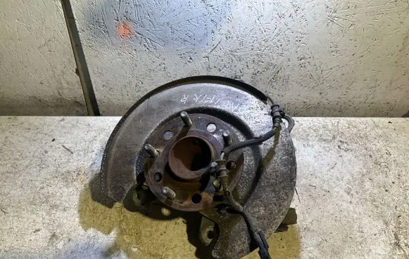Chrysler Pacifica Rear wheel hub