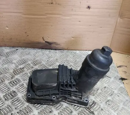 BMW 5 G30 G31 Oil filter mounting bracket 70377354