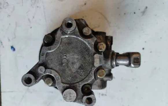 Mercedes-Benz CLK A209 C209 Power steering pump A0024669801