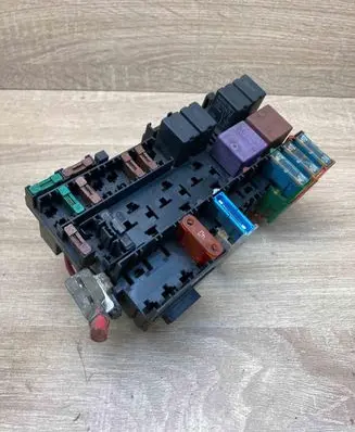 Renault Scenic I Fuse module 7703297988 USED