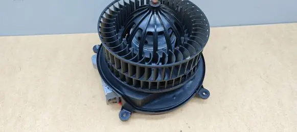 Mercedes-Benz CLS C219 Heater fan/blower 9400984