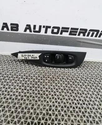 Nissan Qashqai Electric window control switch 809604EA0AX